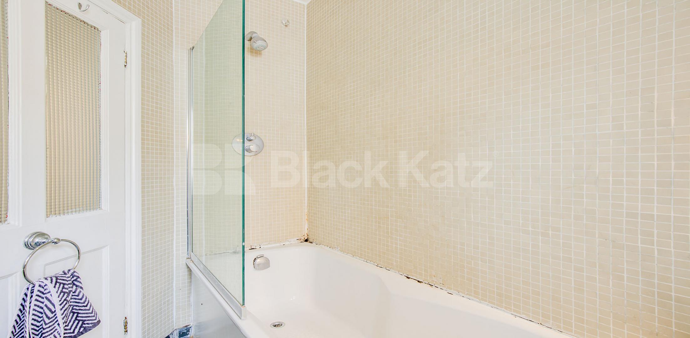 			2 Bedroom, 1 bath, 1 reception Flat			 Ormiston Grove, SHEPHERDS BUSH